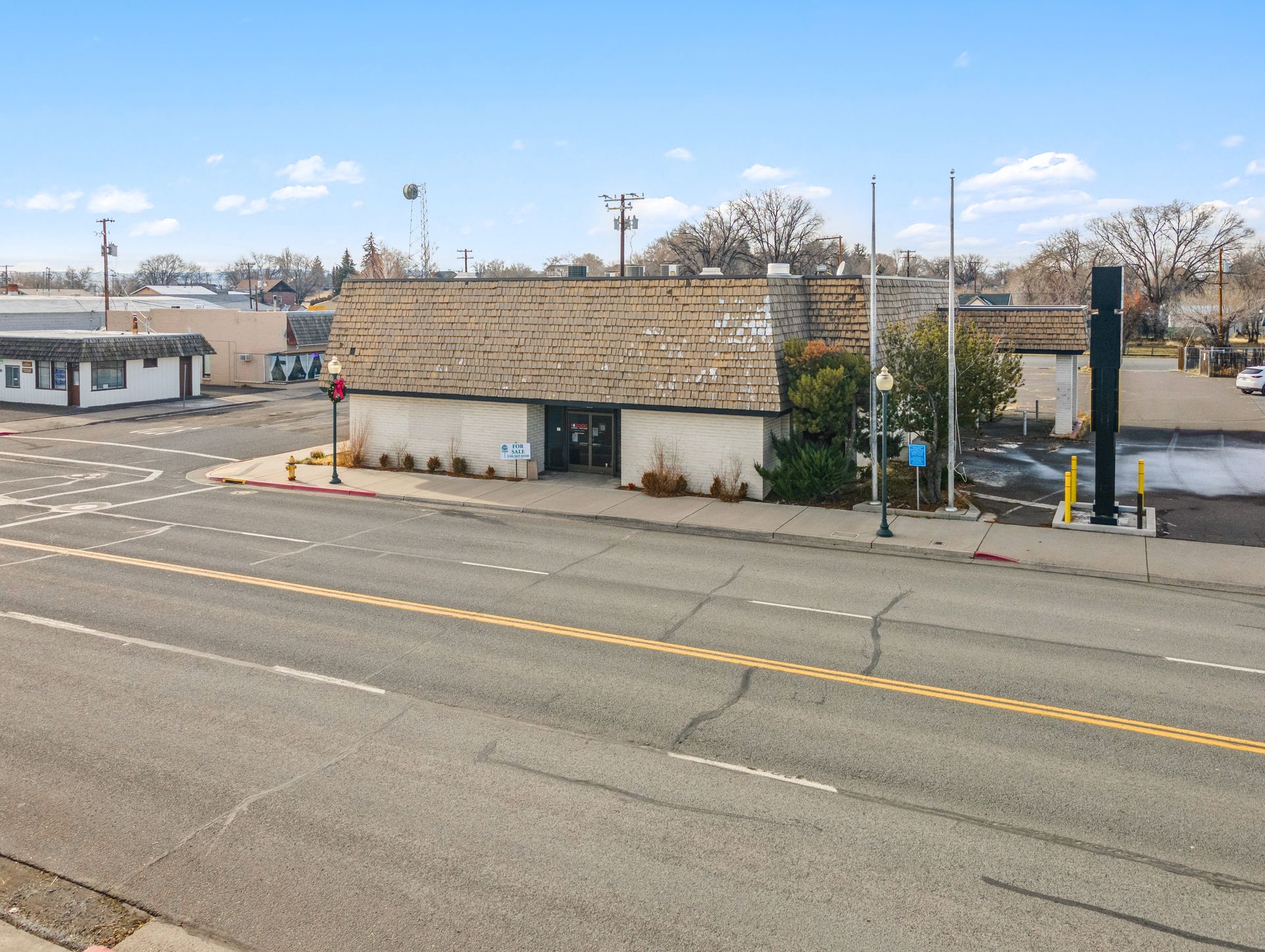 Commercial/Sale/vacant retail/Office Building